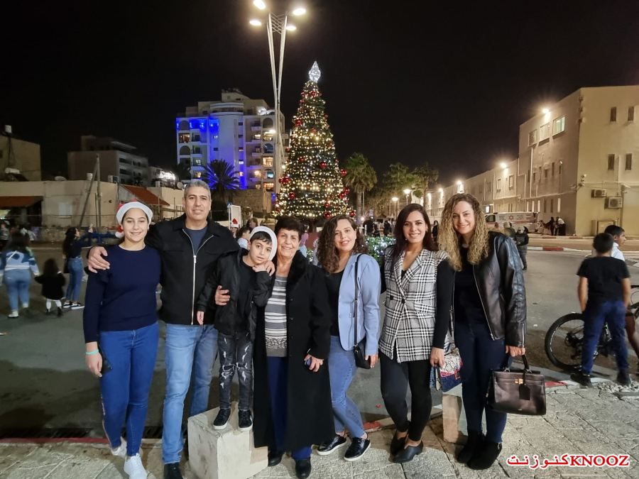 احتفال مميز لإضاءة شجرة الميلاد في عكا ومشاركة واسعة